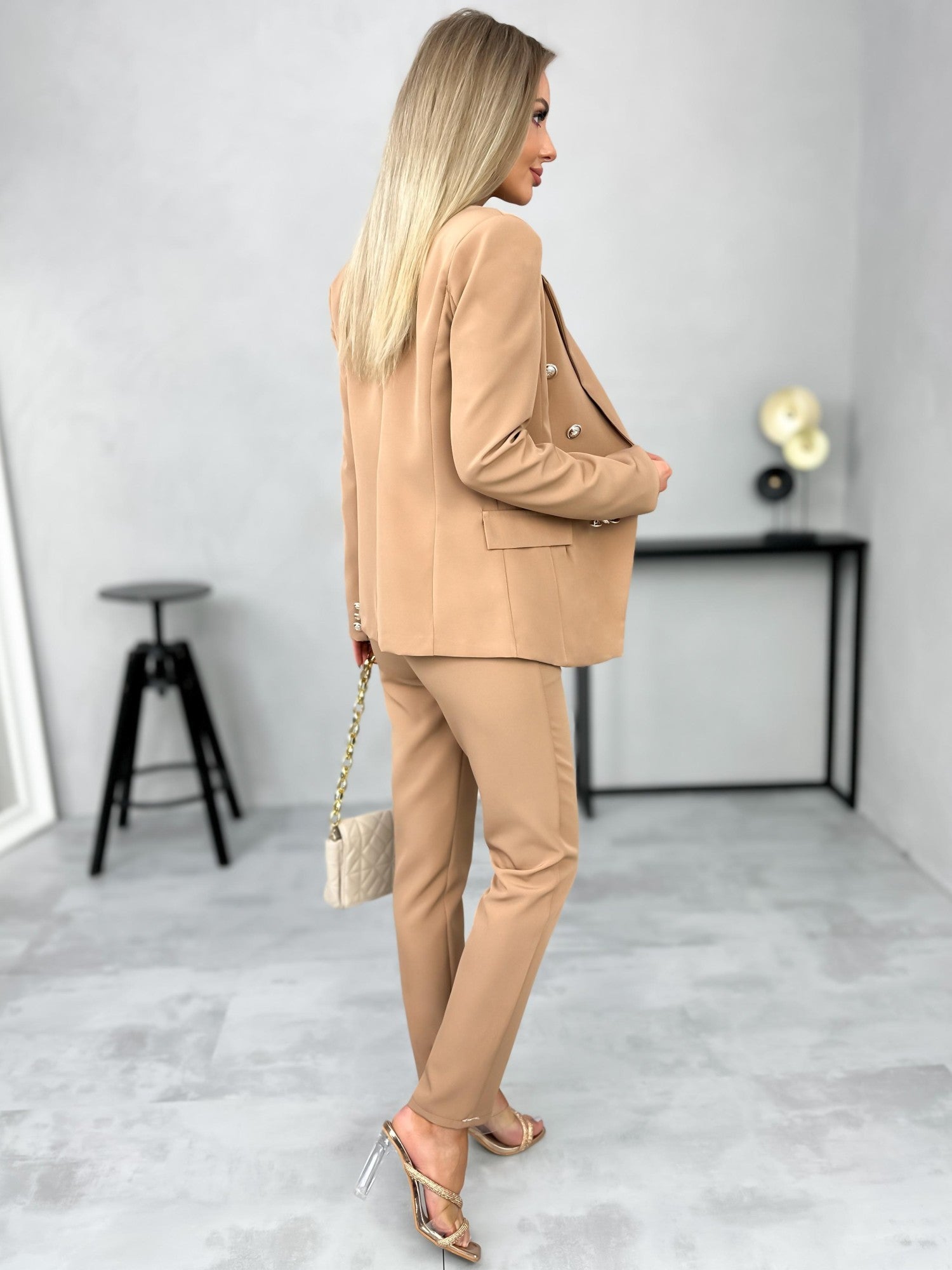 Tailleur Iconique Slim Élégance