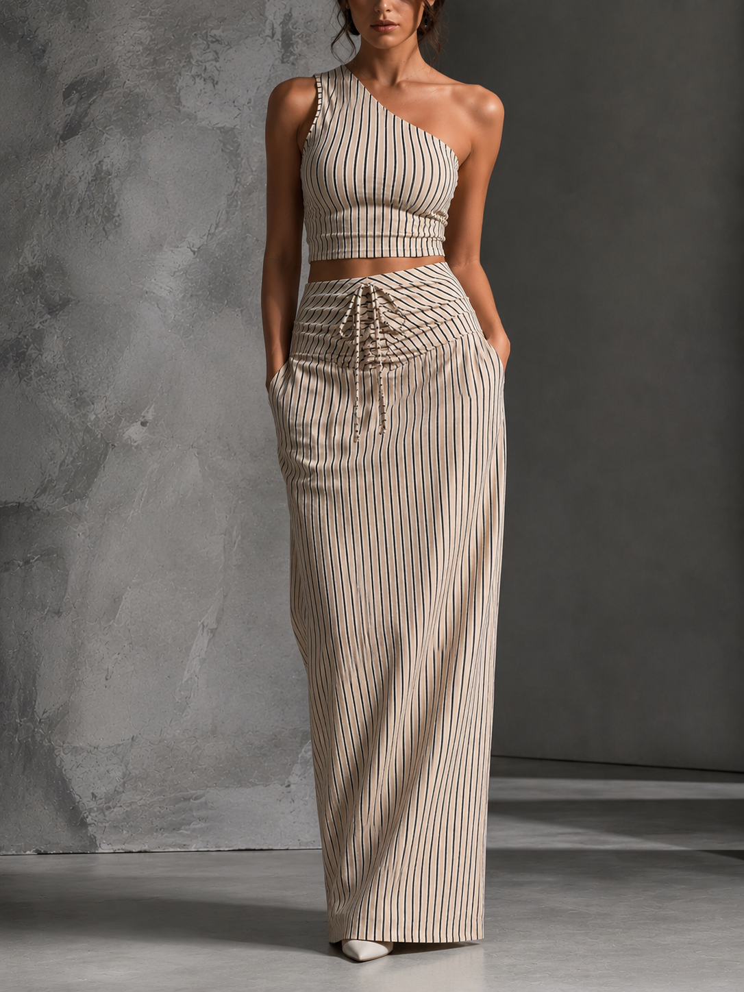 Clara | Ensemble rayé deux pièces avec haut asymétrique