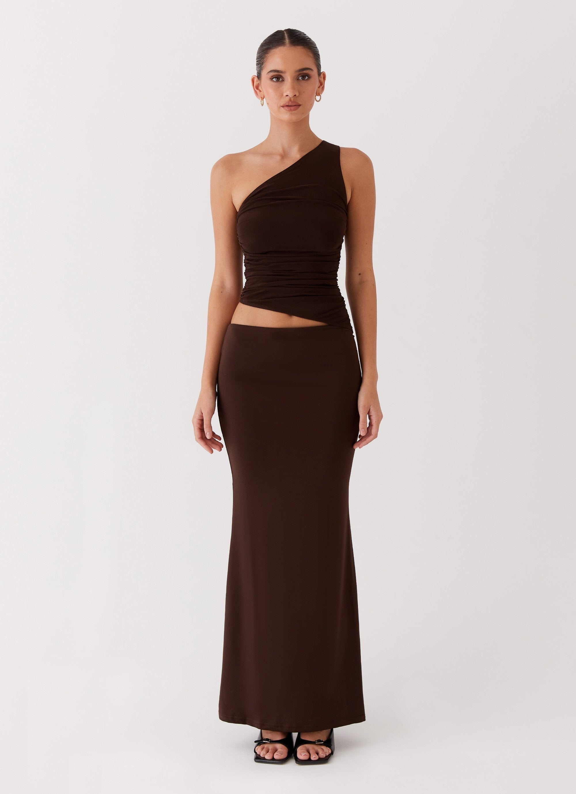 CHLOÉ NOIRE – ROBE LONGUE ASYMÉTRIQUE